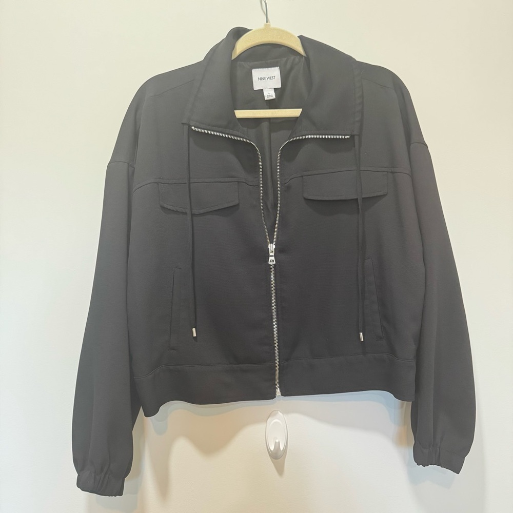 Nine West Black Cropped Zip-Up Bomber Jacket | Size Large